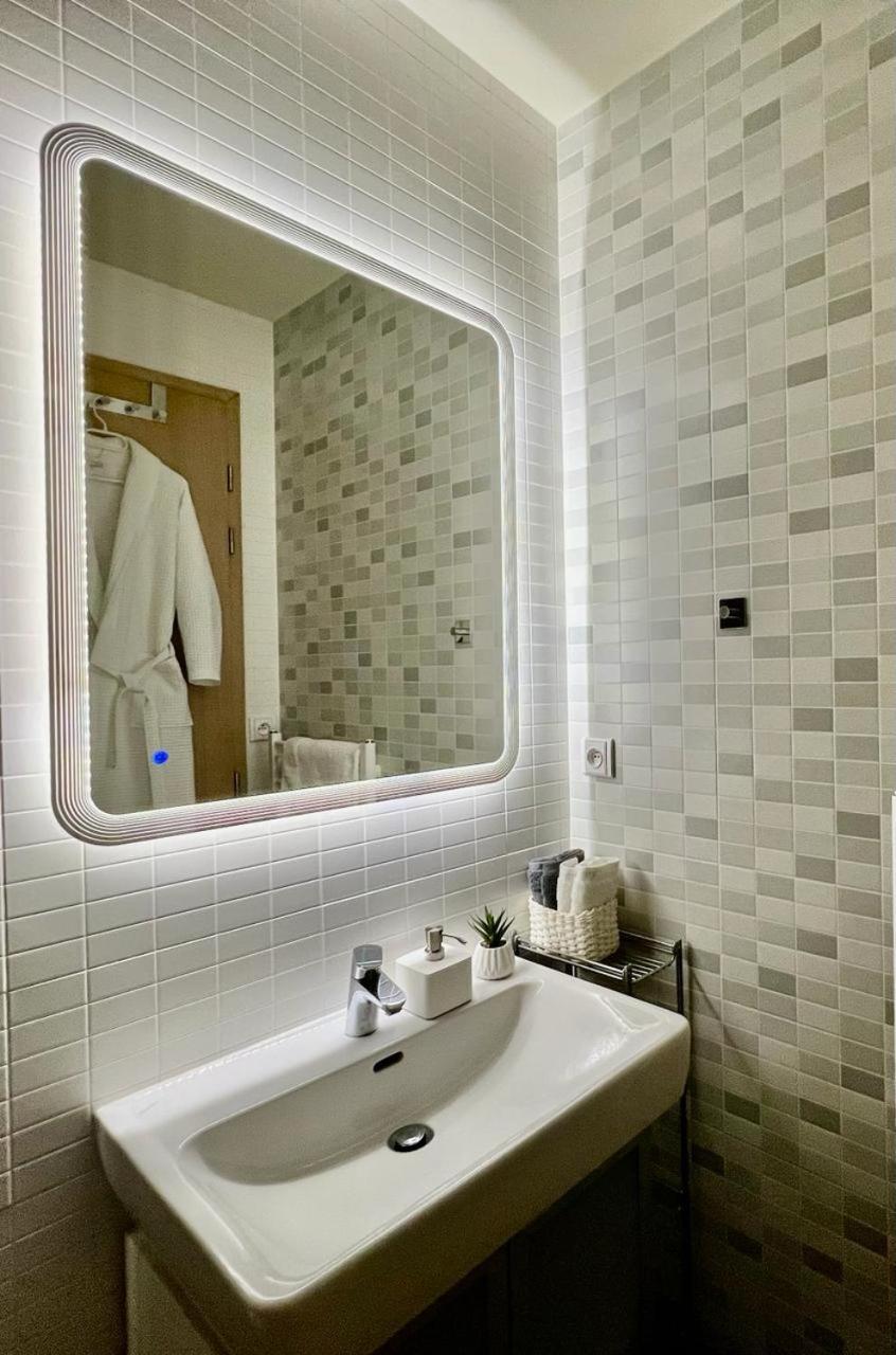 Luxury Apartment In Prague And Free Parking 외부 사진